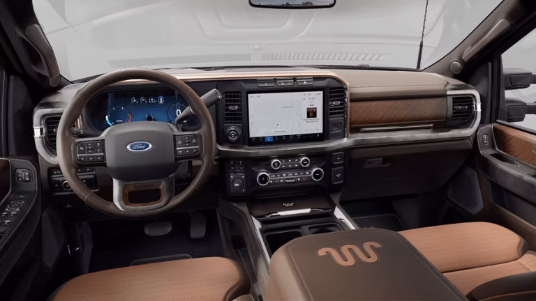 2025 Ford 2024 Super Duty® F-450® King Ranch® 6.7L Power Stroke® V8 Turbo Diesel - Image 7