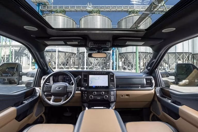 2025 Ford 2024 Super Duty® F-450® LARIAT 6.7 HO Power Stroke® V8 Turbo Diesel - Image 9
