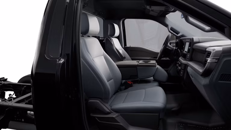 2026 Ford F-450® XLT 6.7L Power Stroke® V8 Turbo Diesel SuperCab 4X2/4X4 - Image 4