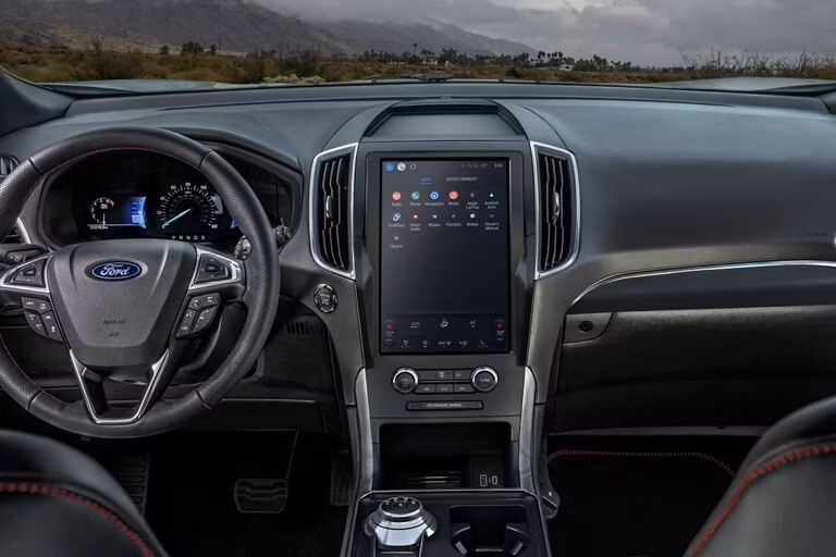 2025 Ford 2024 Edge® ST-Line - Image 3