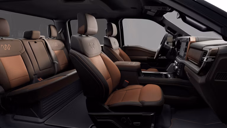 2025 Ford 2024 Super Duty® F-350® King Ranch® 6.8-litre V8 Super Cab 4x2/4x4 - Image 9