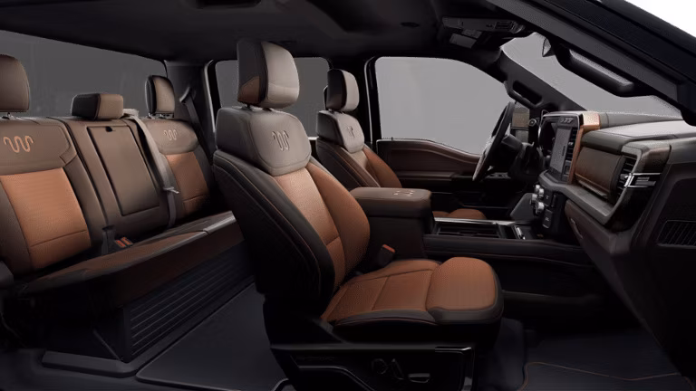 2025 Ford 2024 Super Duty® F-450® King Ranch® 6.8-litre V8 Crew Cab 4x2/4x4 - Image 10