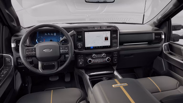 2025 Ford 2024 Super Duty® F-250® Platinum 6.8-litre V8 Regular Cab 4x2/4x4 - Image 7