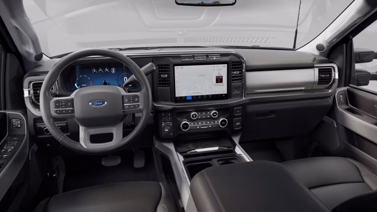 2025 Ford 2024 Super Duty® F-450® LARIAT 6.8-litre V8 Crew Cab 4x2/4x4 - Image 6