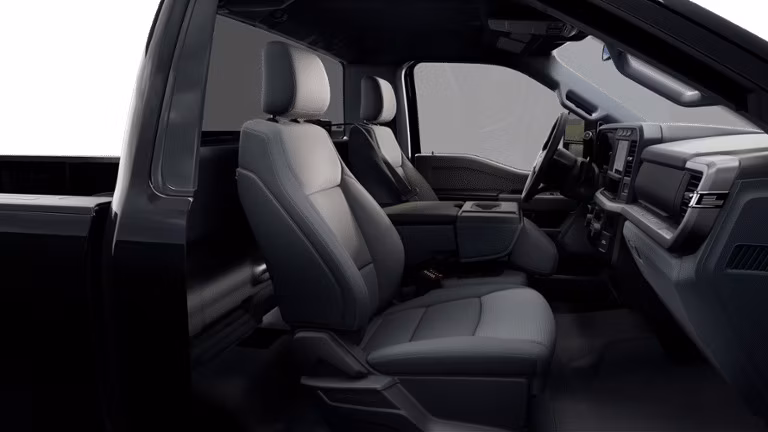 2025 Ford 2024 Super Duty® F-350® XLT 6.8-litre V8 Crew Cab 4x2/4x4 - Image 4