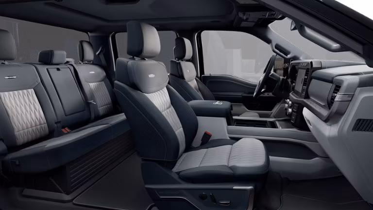 2025 Ford 2024 Super Duty® F-450® Limited 7.3L 2V DEVCT NA PFI V8 Gas Super Cab 4x2/4x4 - Image 4