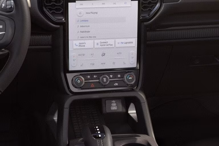 2025 Ford 2024 Ranger® LARIAT 2.3L EcoBoost® I-4 SuperCrew 4x4 - Image 10