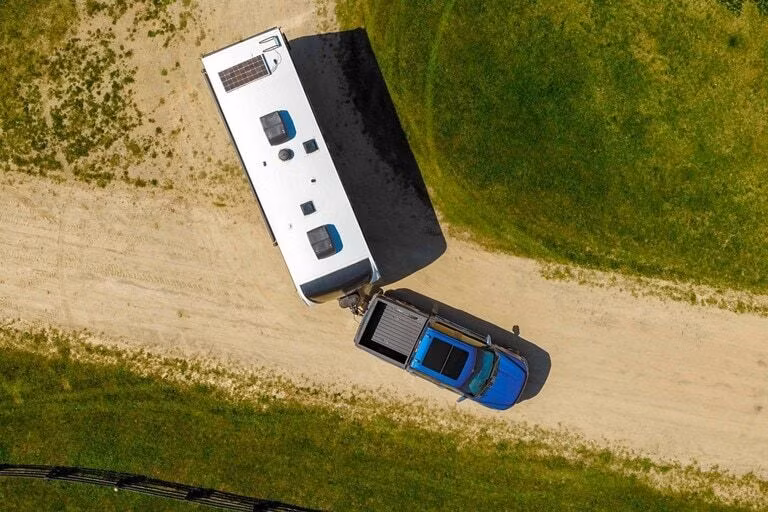 2026 Ford 2025 F-150® Platinum® 3.5L PowerBoost® Full Hybrid V6 SuperCrew® 5.5-ft Styleside 4x4 - Image 9