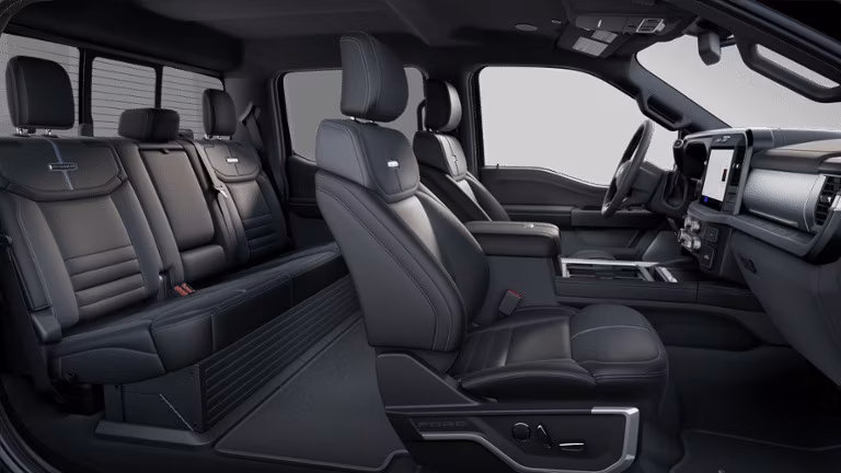 2026 Ford 2025 Super Duty® F-250® Platinum® 6.7L HO Power Stroke® V8 Turbo Diesel Super Cab 4x2/4x4 - Image 6