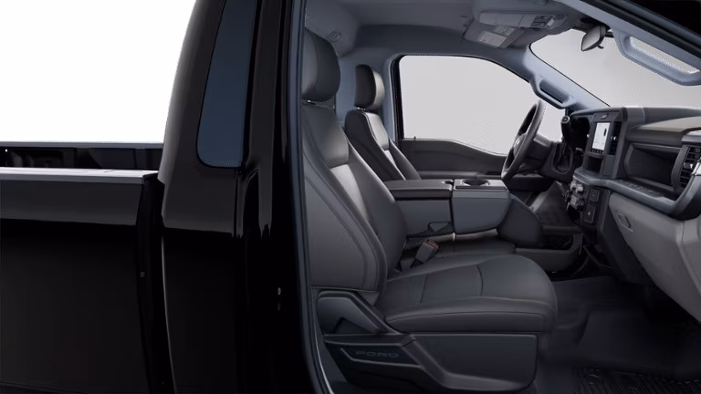 2026 Ford 2025 Super Duty® F-250® XL 7.3L 2V DEVCT NA PFI V8 Gas Crew Cab 4x2/4x4 - Image 6