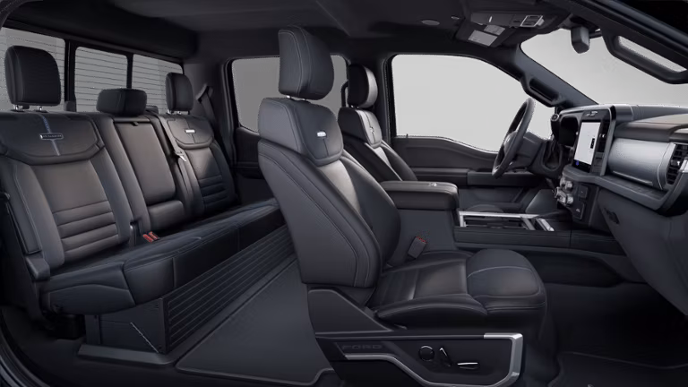 2025 Ford 2025 Super Duty® F-350® Platinum® 7.3L 2V DEVCT NA PFI V8 Gas Crew Cab 4x2/4x4 - Image 6