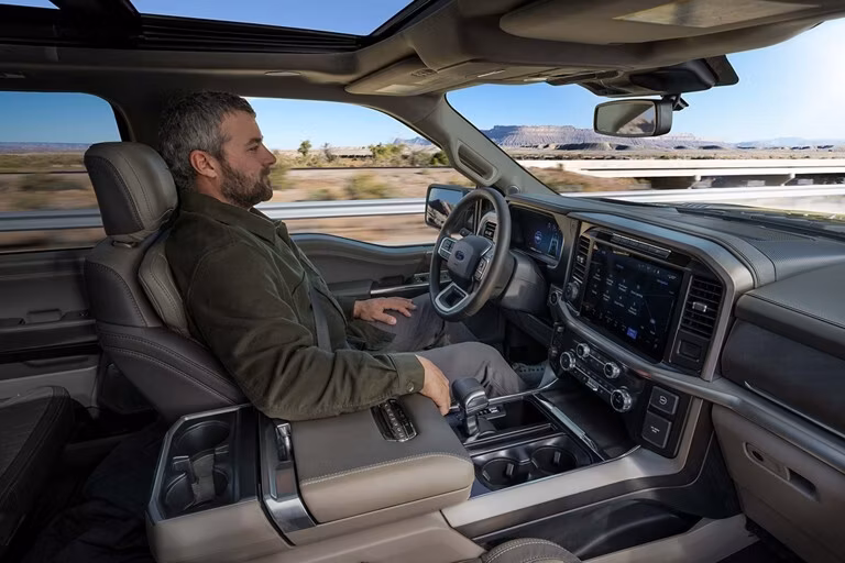 2025 Ford 2025 F-150® LARIAT® 2.7L EcoBoost® V6 Regular Cab 8.0-ft Styleside 4x2 - Image 9