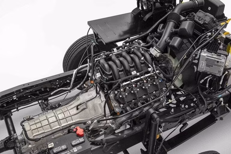 2026 Ford 2026 E-450 Stripped Chassis - Image 3