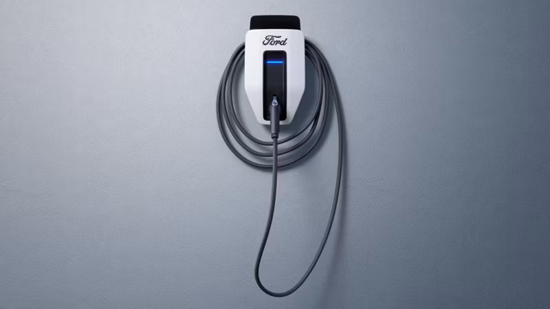 2025 Ford 2025 F-150® Lightning® XLT - Image 14